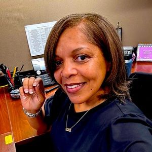 Meet your Posher, Shasharon